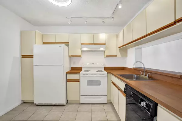 Margate, FL 33063,3011 Holiday Springs BLVD 206