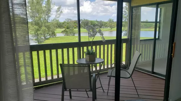 Royal Palm Beach, FL 33411,1210 E Lakeview DR