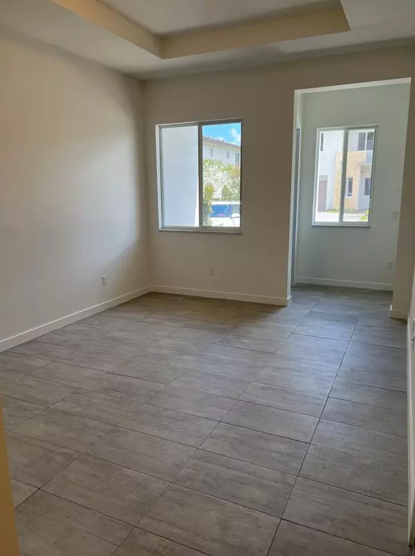 Royal Palm Beach, FL 33411,1510 Pioneer WAY