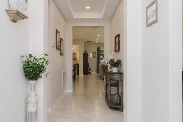 Port Saint Lucie, FL 34983,742 SE Majestic TER