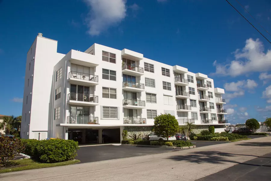 301 Croton AVE 201, Lantana, FL 33462
