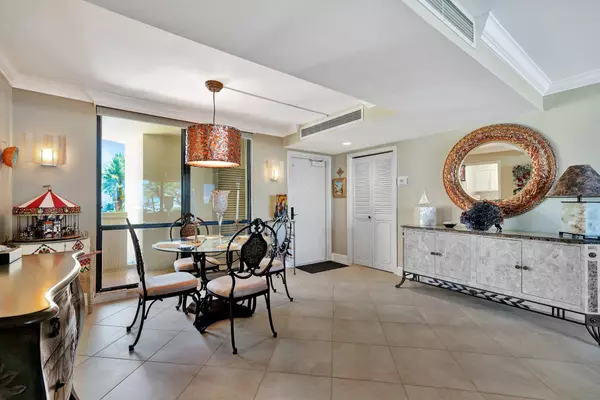 North Palm Beach, FL 33408,134 Lakeshore DR 215