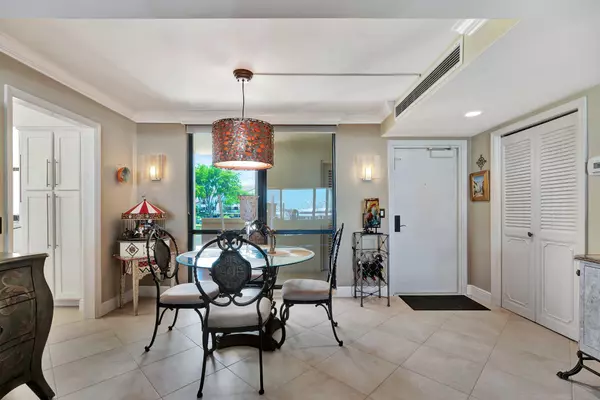 North Palm Beach, FL 33408,134 Lakeshore DR 215
