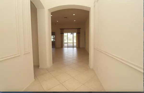 West Palm Beach, FL 33411,9183 Bay Point CIR