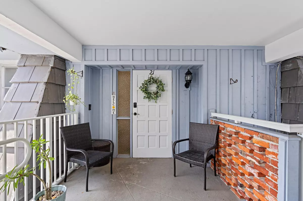 Atlantis, FL 33462,419 Pine Tree CT 21