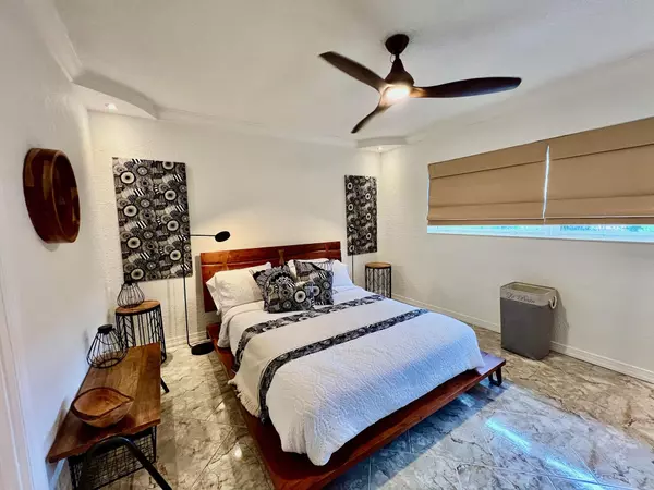 Lauderdale Lakes, FL 33313,5121 W Oakland Park BLVD 311