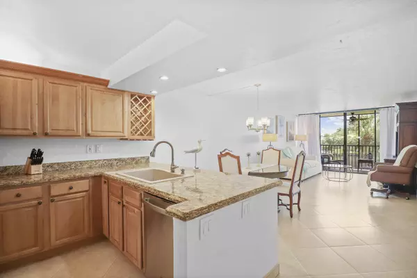 Boca Raton, FL 33432,13 Royal Palm Way 302