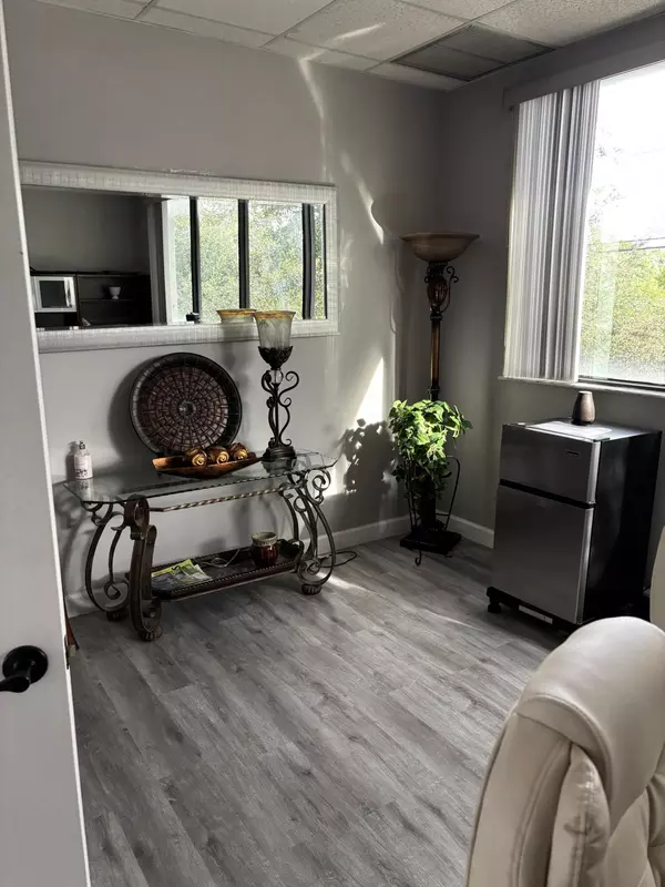 Port Saint Lucie, FL 34984,725 SE Port St Lucie BLVD 203