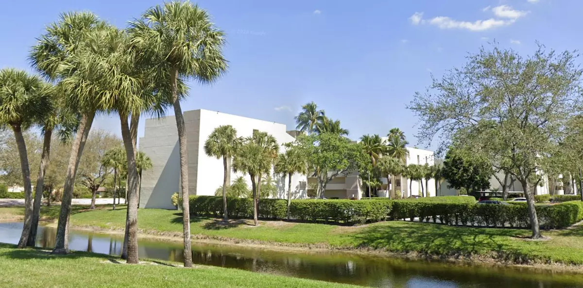 Boca Raton, FL 33433,5900 Camino Del Sol 306