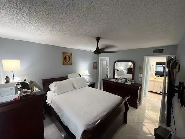 Delray Beach, FL 33484,897 Flanders S 897