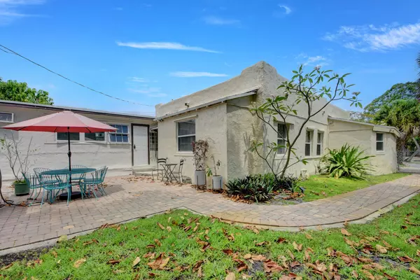 West Palm Beach, FL 33405,830 Valley Forge RD Casita