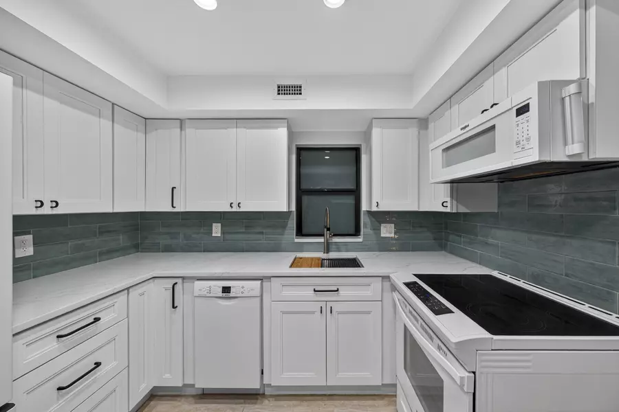 149 NW 70th ST 204 A, Boca Raton, FL 33487