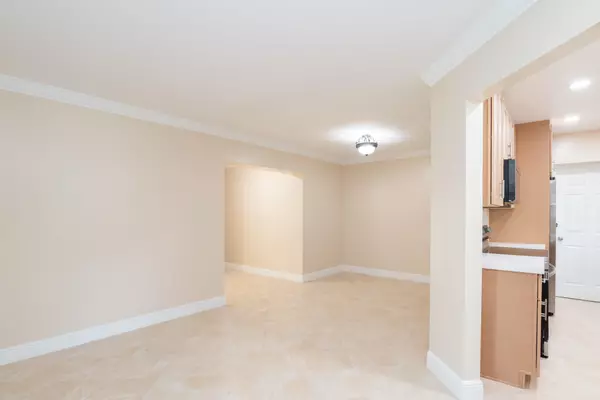 West Palm Beach, FL 33405,374 Linda LN