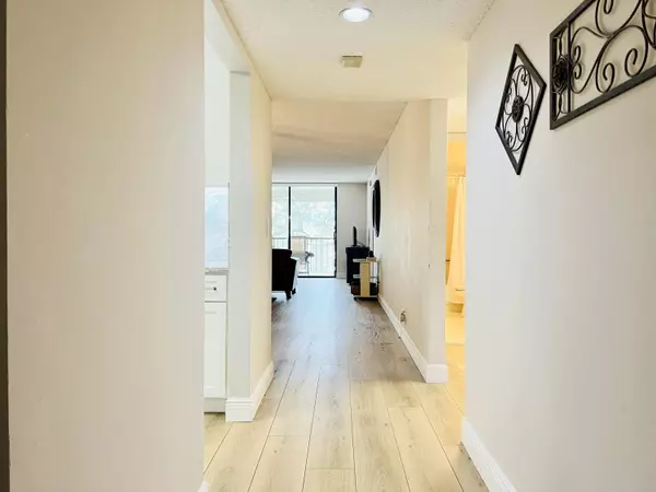 Lake Worth, FL 33467,4725 E Lucerne Lakes BLVD 311