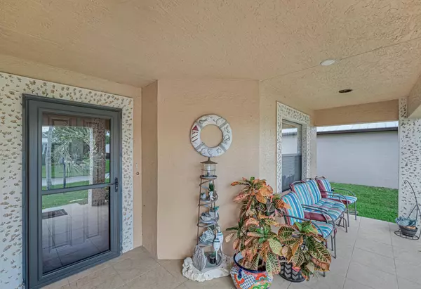 Port Saint Lucie, FL 34952,32 Oro Grande WAY