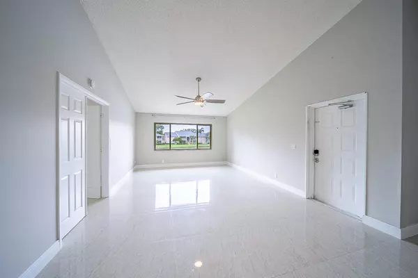 Delray Beach, FL 33446,13810 Oneida DR C2