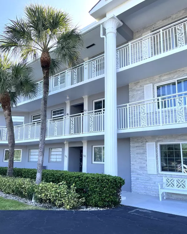 Juno Beach, FL 33408,50 Celestial WAY 207