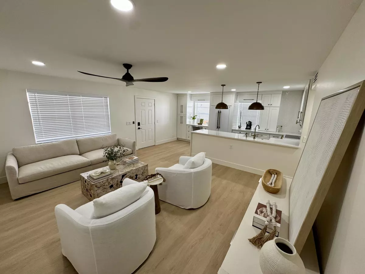 Delray Beach, FL 33484,977 Normandy U