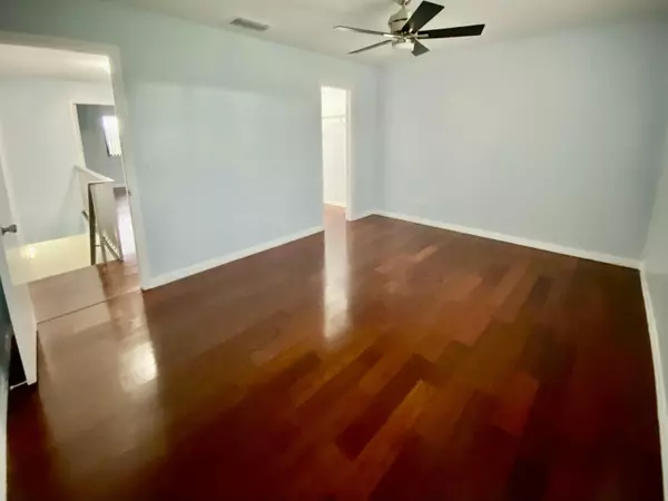 Royal Palm Beach, FL 33411,139 Sparrow DR G2