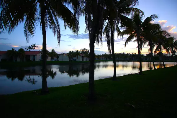 West Palm Beach, FL 33411,1513 Lake Crystal DR C