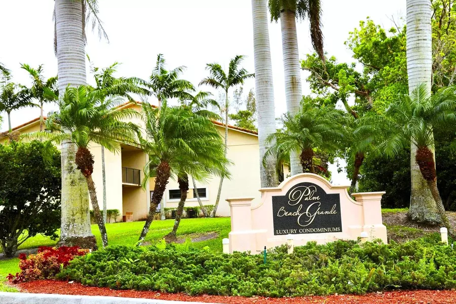 1513 Lake Crystal DR C, West Palm Beach, FL 33411