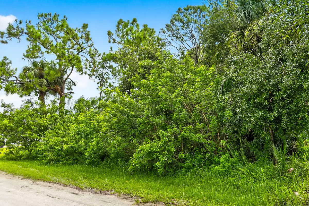 Vero Beach, FL 32967,8156 101st CT