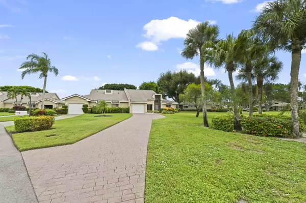 6907 Fountains CIR, Lake Worth, FL 33467