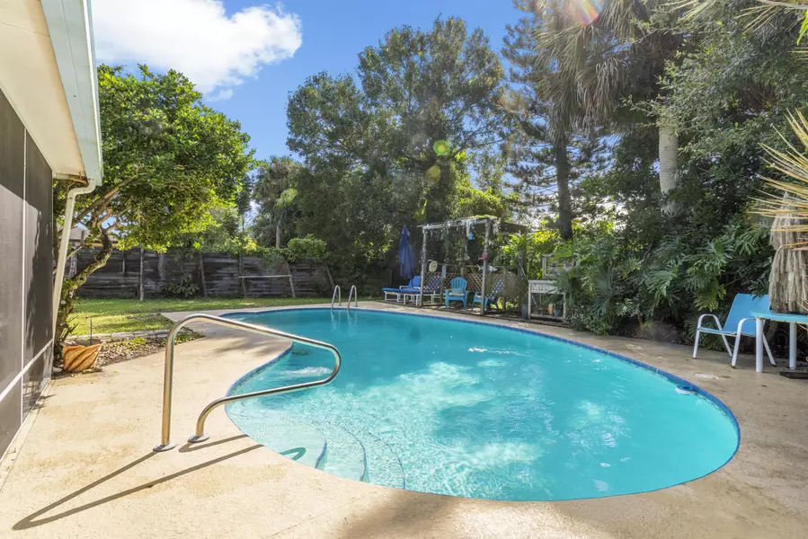 2545 N 1st PL, Vero Beach, FL 32962