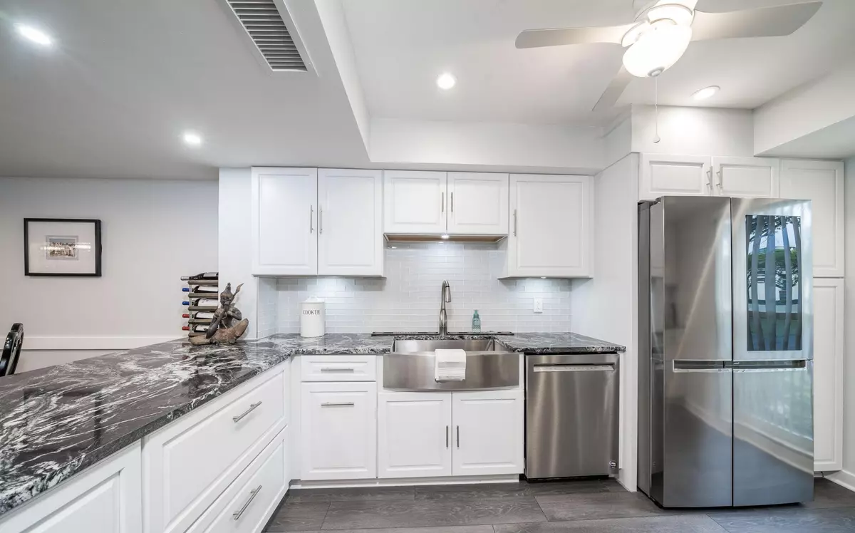 West Palm Beach, FL 33401,1814 Presidential WAY 103