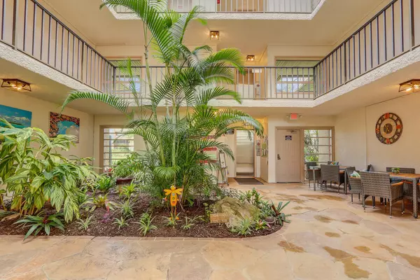 Stuart, FL 34996,1800 SE St. Lucie BLVD 9-103