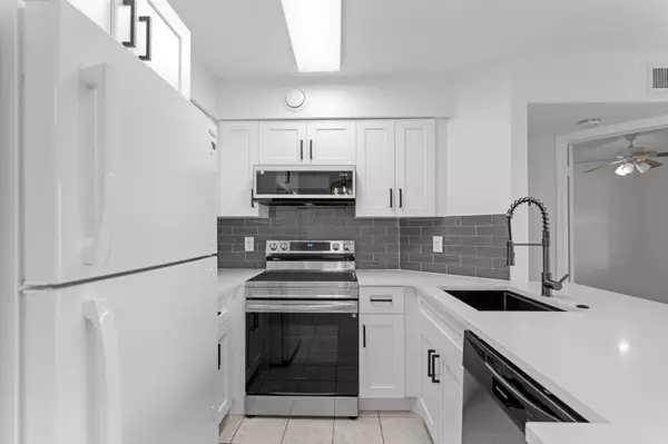 Lake Worth, FL 33467,4695 Lucerne Lakes BLVD 103