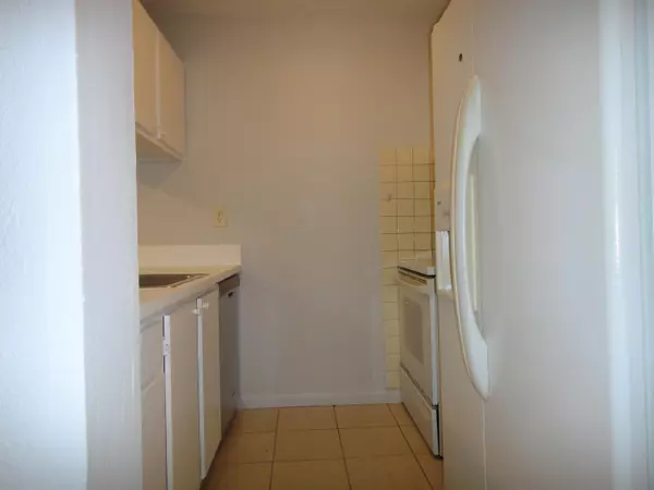 Greenacres, FL 33463,6021 N 10th AVE 209