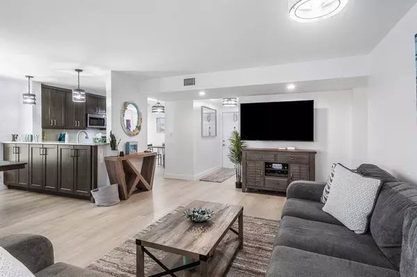 Boynton Beach, FL 33437,10851 Palm Lake AVE 102