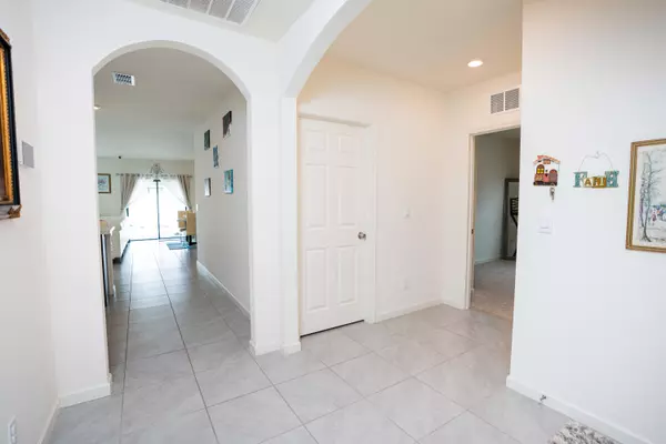 Fort Pierce, FL 34947,5322 Delight DR