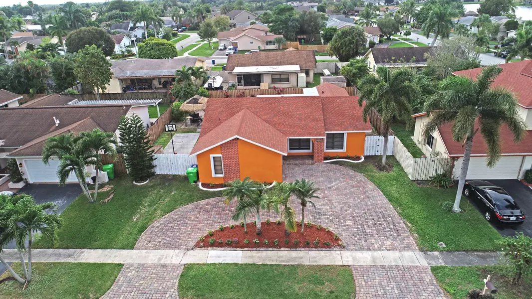 11910 NW 38th PL, Sunrise, FL 33323