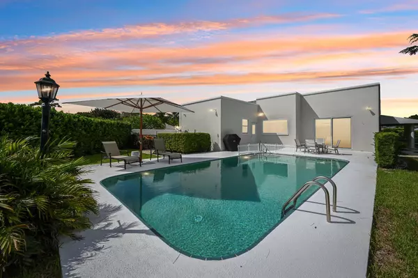 Atlantis, FL 33462,257 N Country Club DR