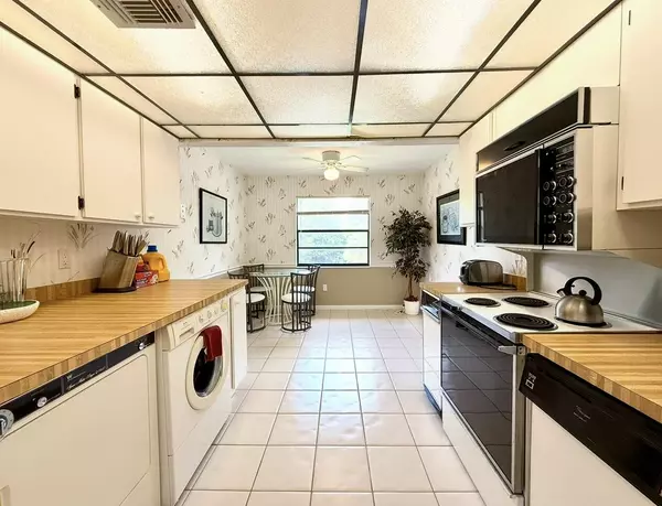 Boynton Beach, FL 33436,20 Westgate LN F