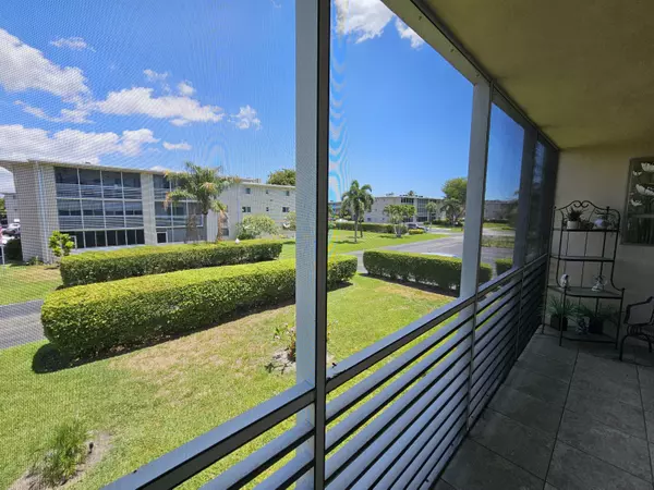 Lake Worth, FL 33461,2856 S S Garden DR 201