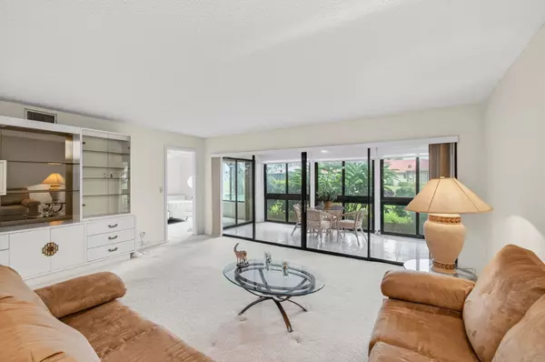 Boynton Beach, FL 33437,5757 Fairway Park CT 104