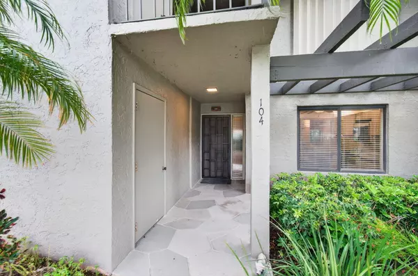 Boynton Beach, FL 33437,5757 Fairway Park CT 104