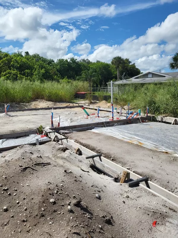 Fort Pierce, FL 34946,4647 Old Dixie HWY