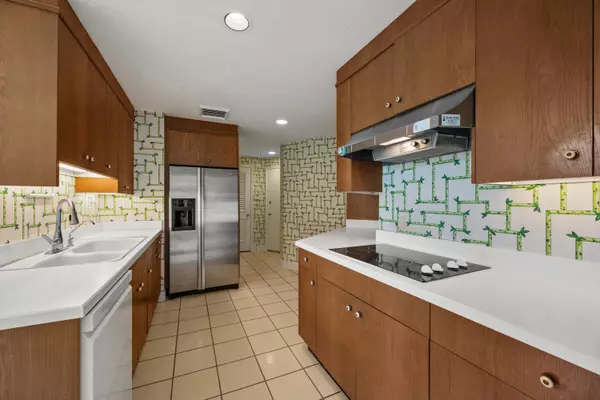 Palm Beach, FL 33480,120 Sunset AVE W3b