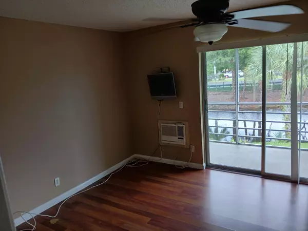 Deerfield Beach, FL 33442,250 Durham 250 F