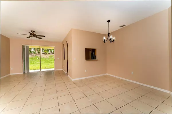 Port Saint Lucie, FL 34986,806 SW Rocky Bayou TER