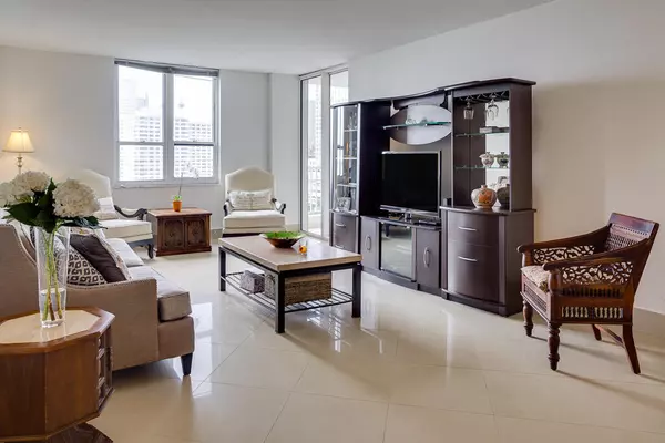 Miami, FL 33131,701 Brickell Key BLVD 1003