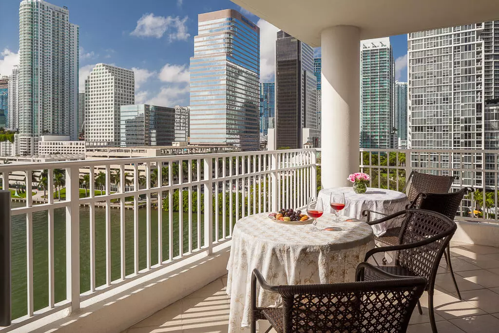 Miami, FL 33131,701 Brickell Key BLVD 1003