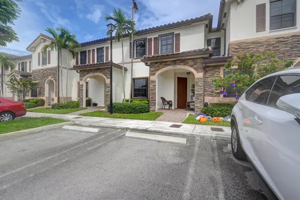 Hialeah, FL 33018,3335 W 93rd PL 3335