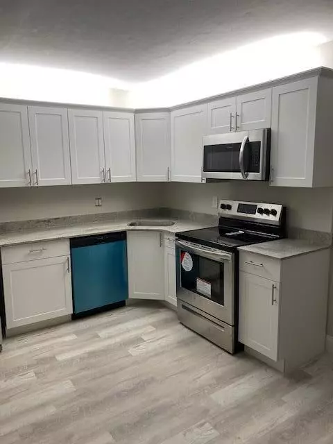 Greenacres, FL 33415,201 Foxtail DR C2
