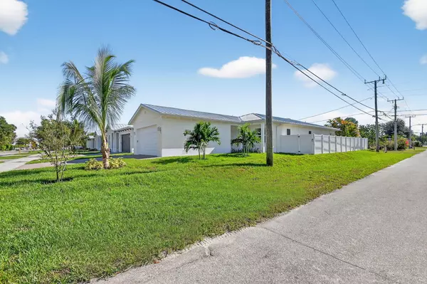 Jupiter, FL 33458,601 N Loxahatchee DR