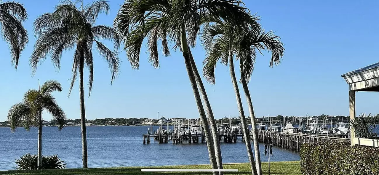 150 SE Four Winds DR B-103, Stuart, FL 34996